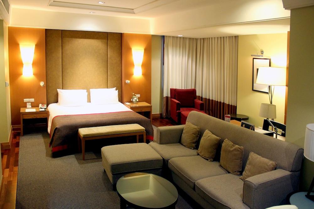 Centara Hotel Хатъяй Экстерьер фото