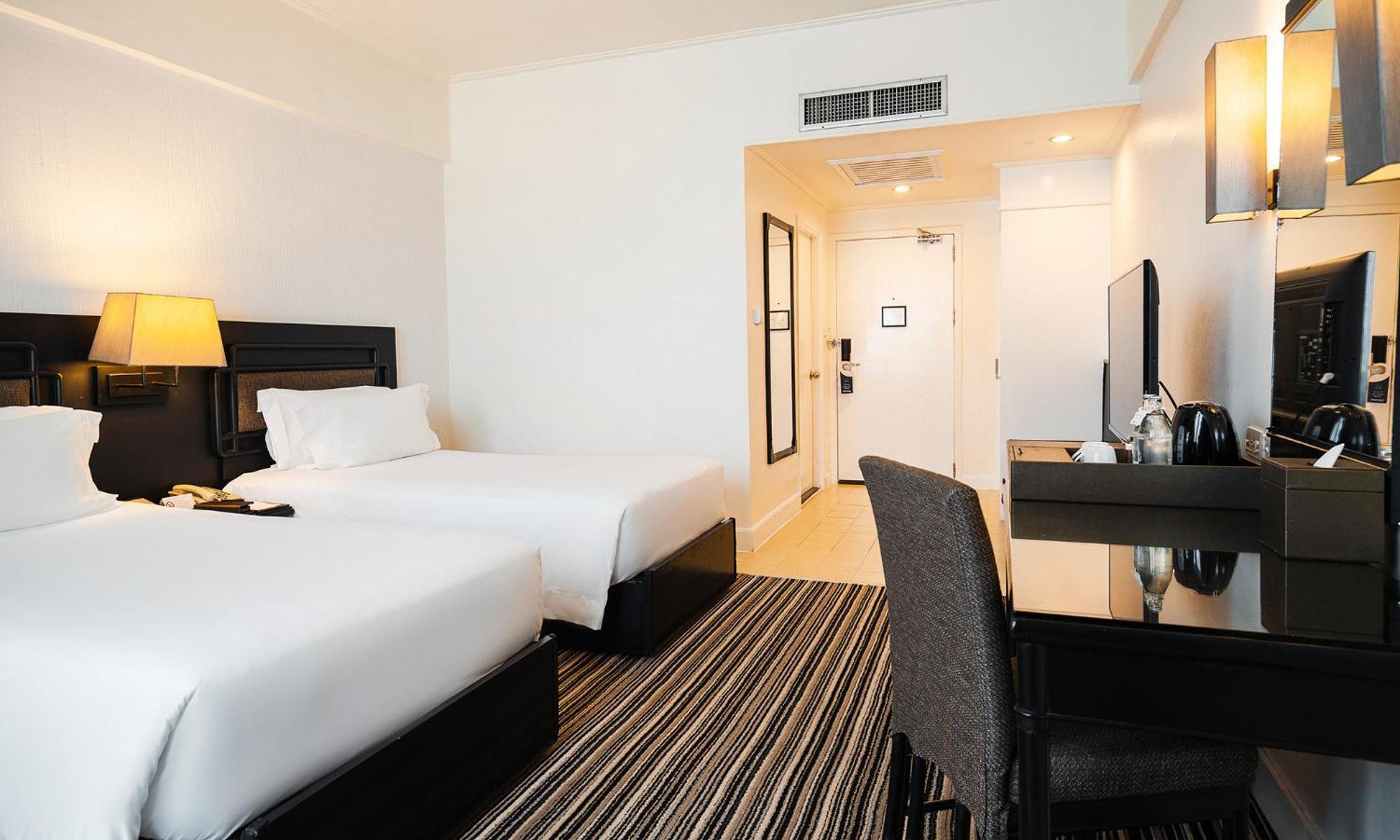 Centara Hotel Хатъяй Экстерьер фото