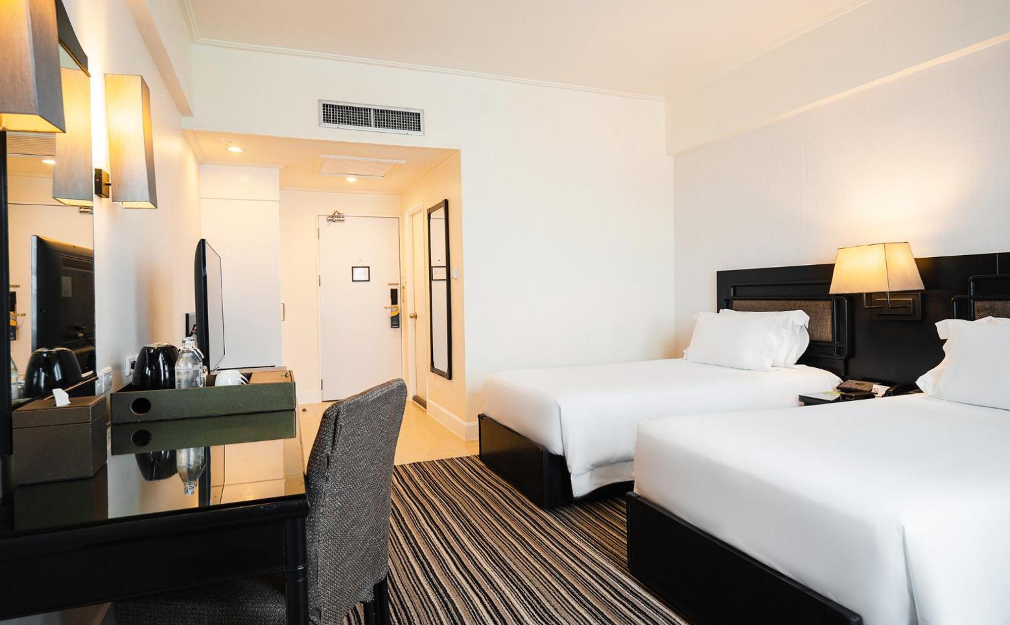 Centara Hotel Хатъяй Экстерьер фото
