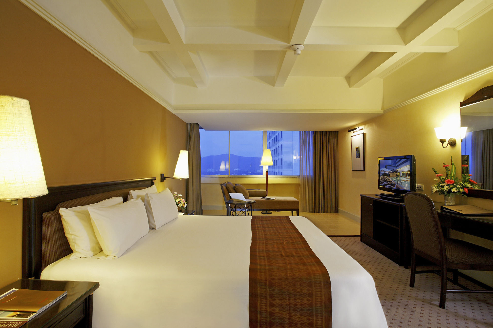 Centara Hotel Хатъяй Экстерьер фото