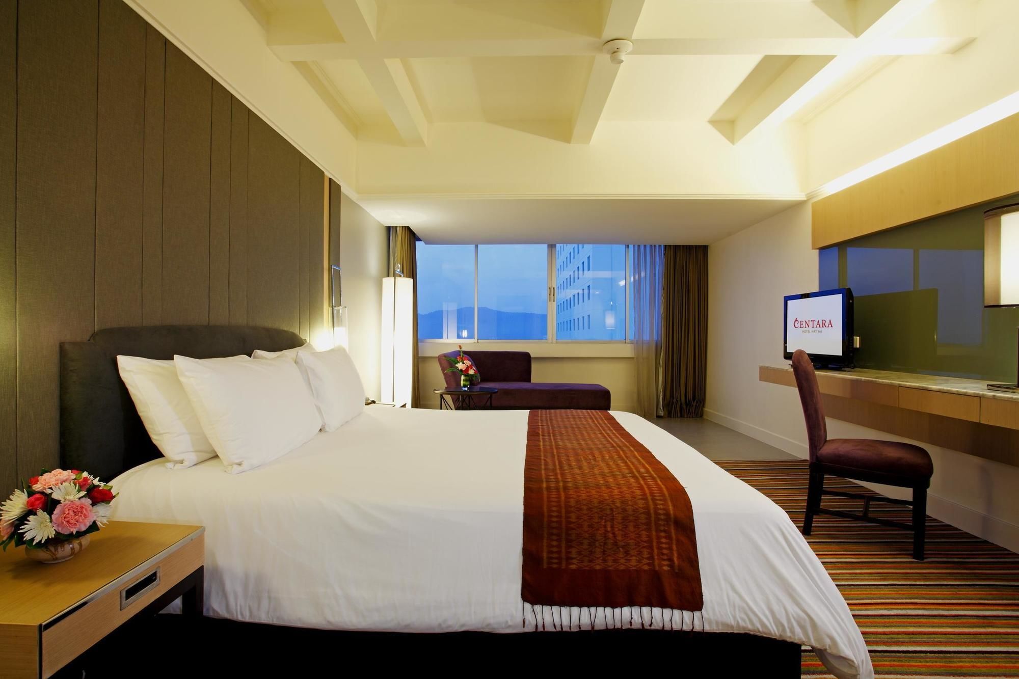 Centara Hotel Хатъяй Экстерьер фото